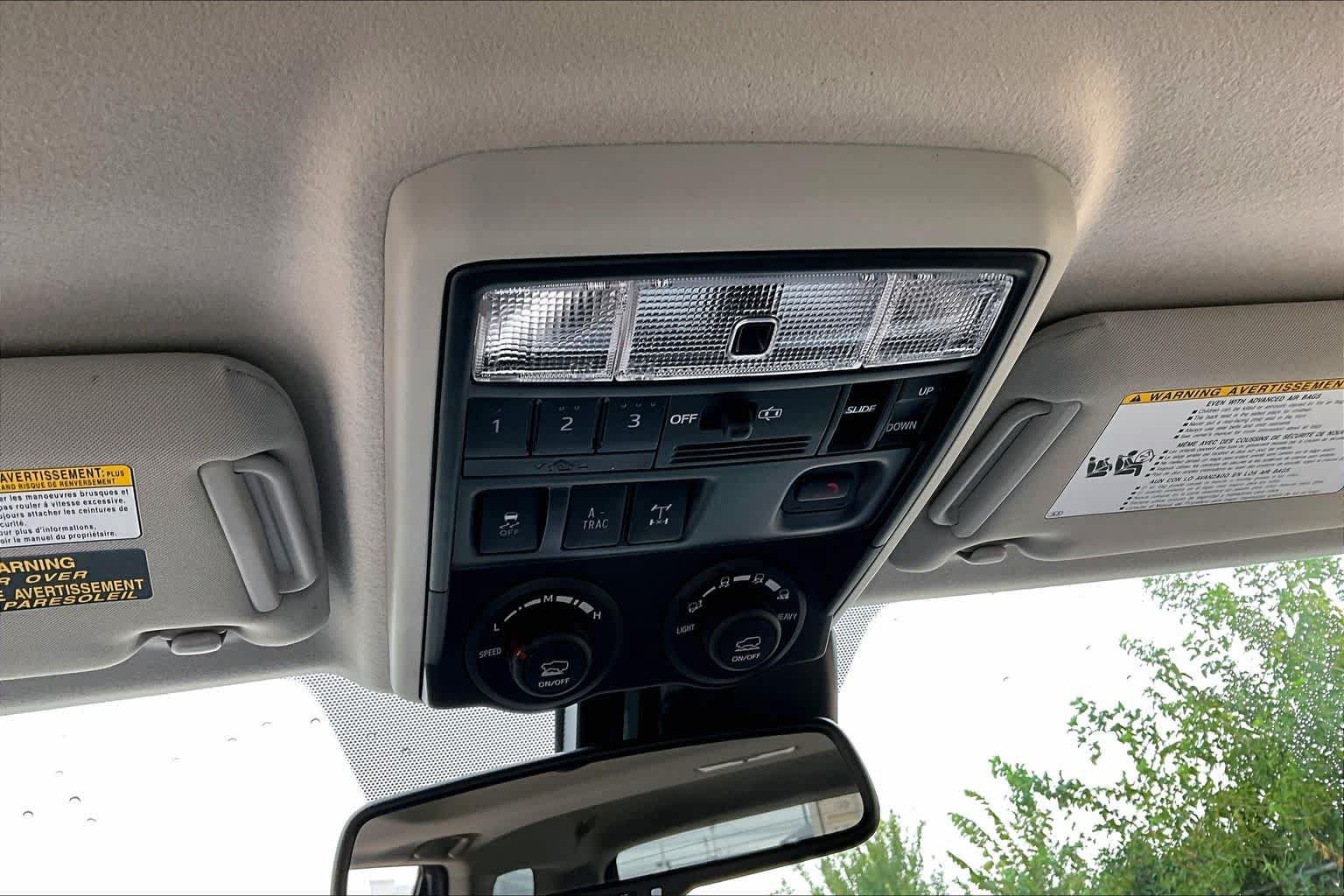 Used 2024 Toyota 4Runner TRD Off-Road Premium w/ Moonroof Package AWD/4WD image 31