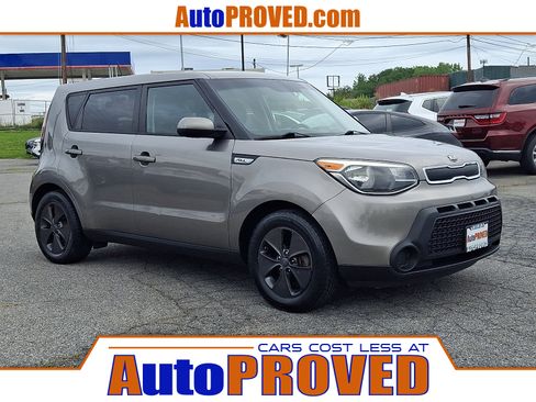 Used 2016 Kia Soul FWD image 1