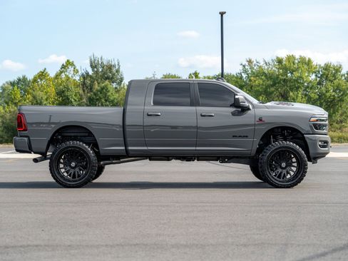 Used 2026 RAM 2500 Laramie w/ Night Edition image 12