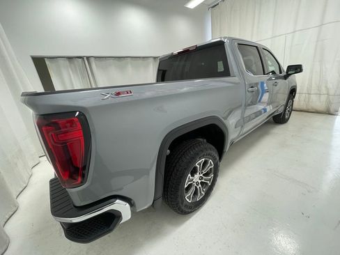 New 2026 GMC Sierra 1500 SLE image 6