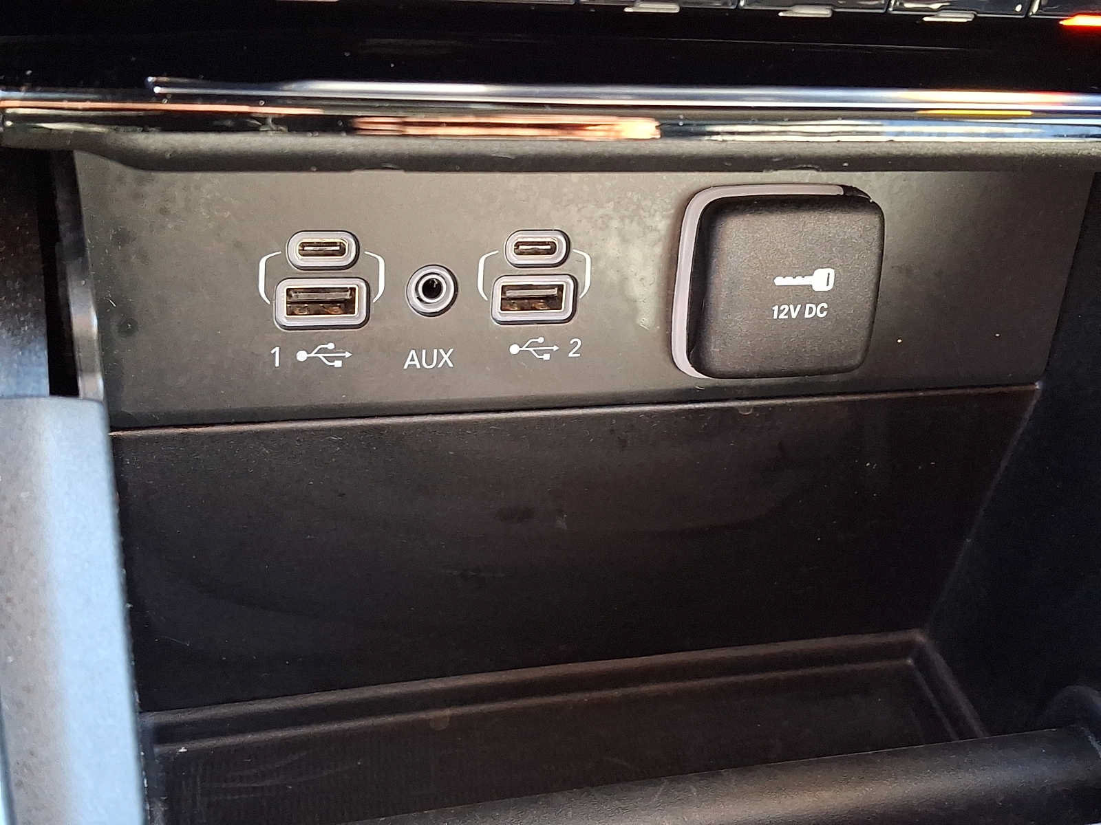 Used 2023 Jeep Grand Cherokee Limited AWD/4WD image 25