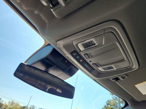 Used 2024 Chevrolet Silverado 1500 LT image 33