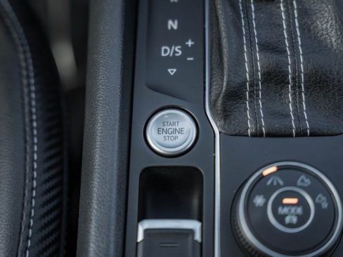 Used 2021 Volkswagen Atlas Cross Sport SEL image 27