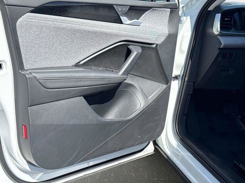 Certified 2025 Volkswagen Tiguan S FWD image 17