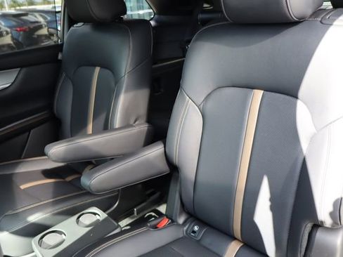 Used 2024 MAZDA CX-90 3.3 Turbo w/ Premium Plus Pkg image 16