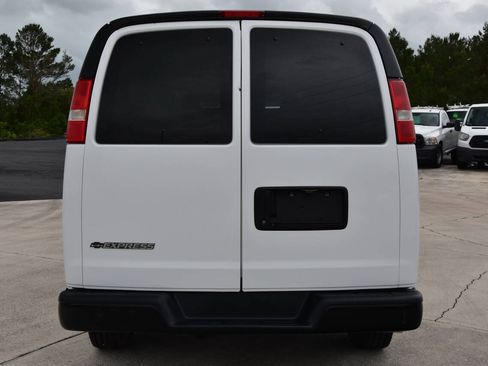 Used 2019 Chevrolet Express 3500 LS RWD image 6