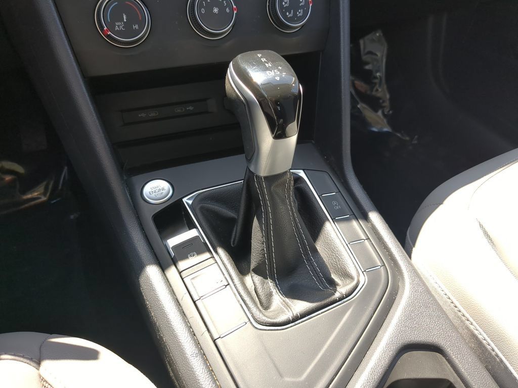 Certified 2022 Volkswagen Taos SE FWD image 26