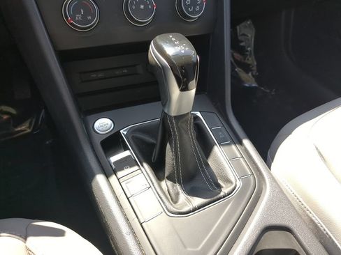 Certified 2022 Volkswagen Taos SE FWD image 26