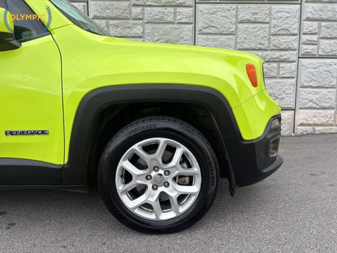 Used 2018 Jeep Renegade Latitude image 11