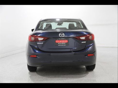 Used 2018 MAZDA MAZDA3 Sport w/ Preferred Equipment Package image 18