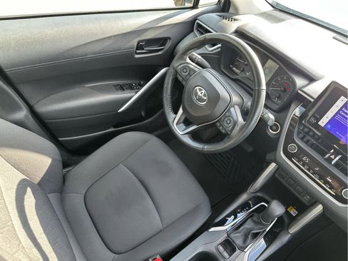 Used 2023 Toyota Corolla Cross LE AWD/4WD image 9