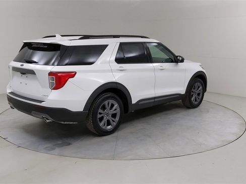 Certified 2022 Ford Explorer XLT w/ Equipment Group 202A image 15