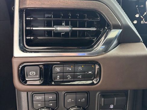 Used 2025 GMC Yukon Denali Ultimate w/ LPO, Floor Liner Package AWD/4WD image 14