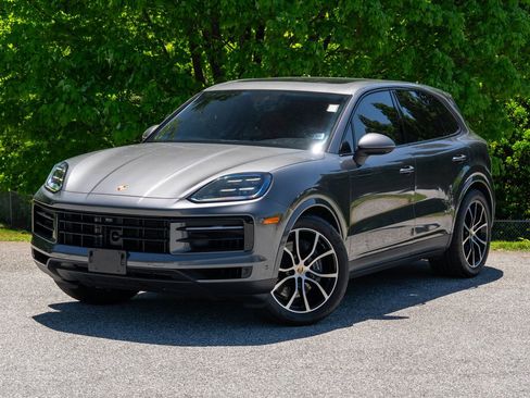 Used 2024 Porsche Cayenne AWD/4WD image 1