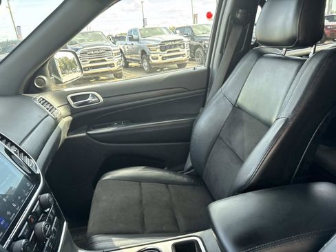 Used 2021 Jeep Grand Cherokee Laredo X image 15