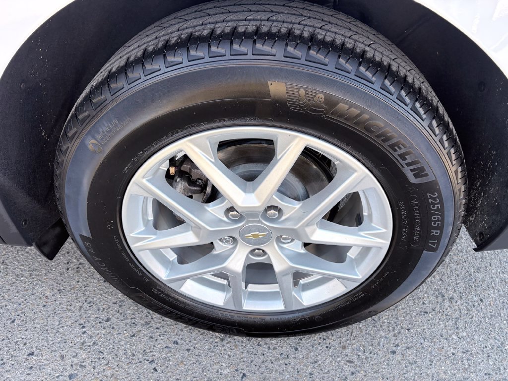 Used 2024 Chevrolet Equinox LT FWD image 24