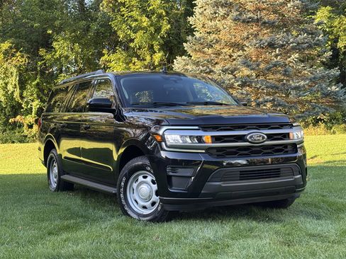 Used 2023 Ford Expedition Max XL image 2