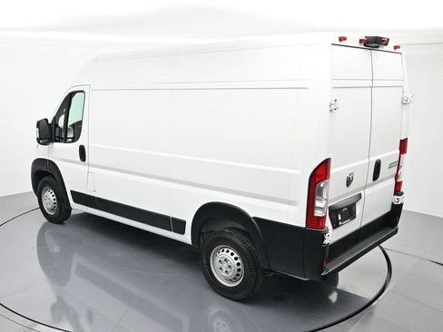 Used 2025 RAM ProMaster 2500 w/ Convenience Group FWD image 31