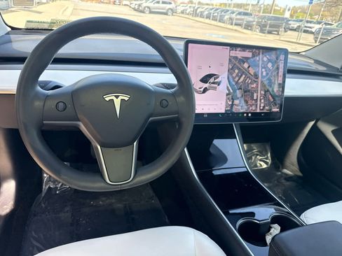 Used 2020 Tesla Model 3 Long Range image 8