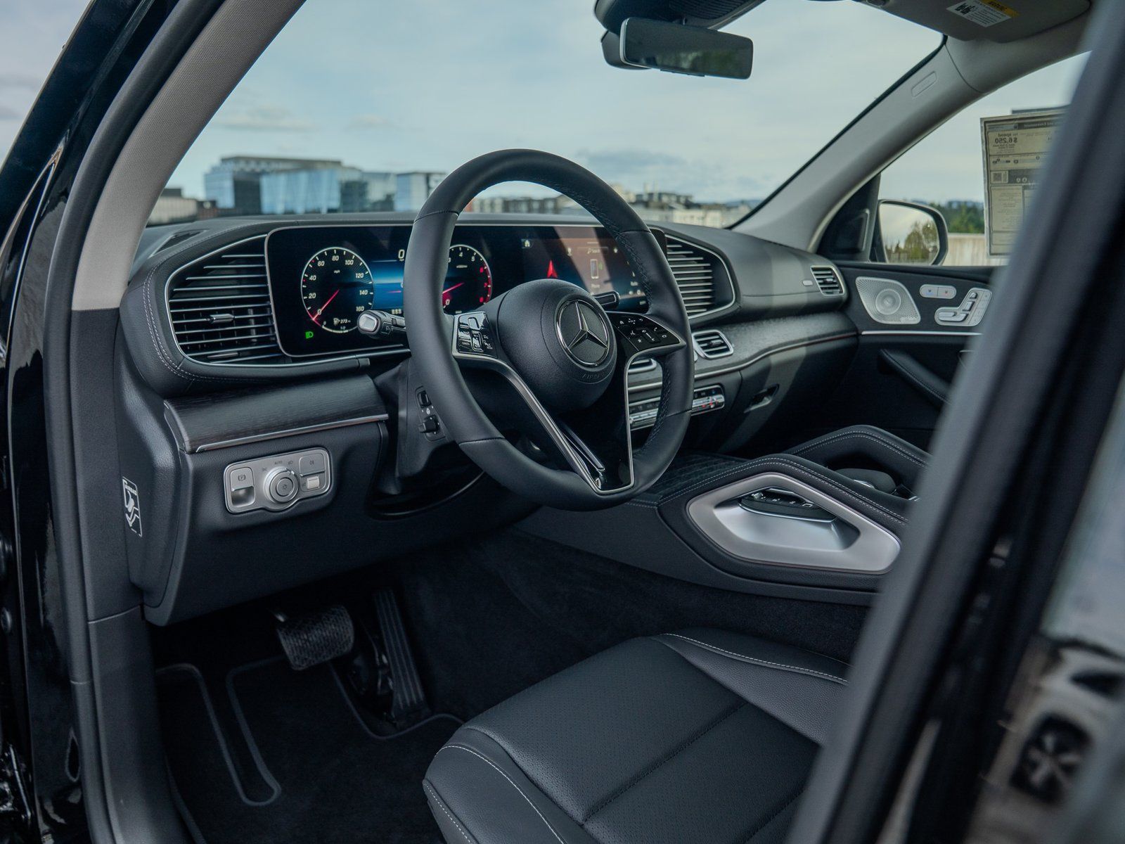 Certified 2026 Mercedes-Benz GLS 450 4MATIC image 16