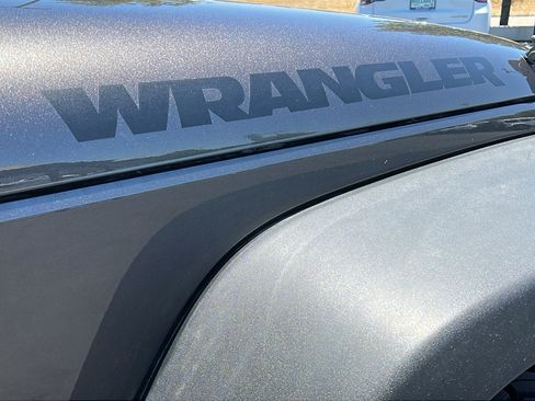 Used 2017 Jeep Wrangler Sport AWD/4WD image 9