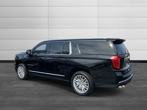 Used 2023 GMC Yukon XL Denali w/ Denali Reserve Package image 3