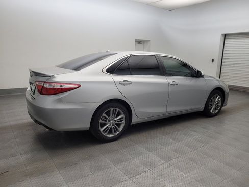 Used 2017 Toyota Camry SE image 10