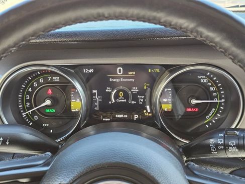 Used 2023 Jeep Wrangler Unlimited w/ Cold Weather Group image 20