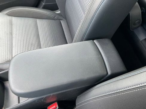 Used 2025 Chevrolet Trax LT FWD image 45