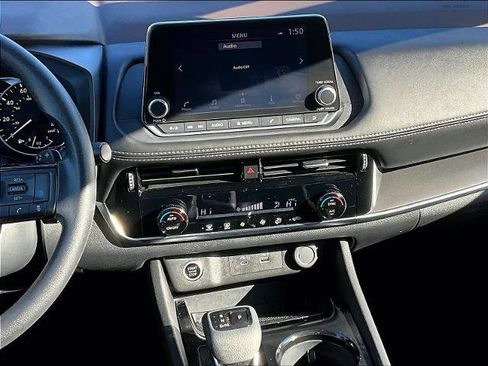 Certified 2023 Nissan Rogue SV image 18