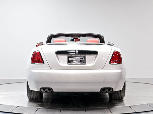 Used 2017 Rolls-Royce Dawn RWD image 45