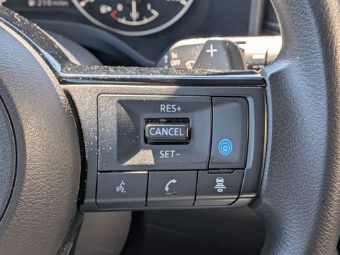 Used 2021 Nissan Rogue SV image 19