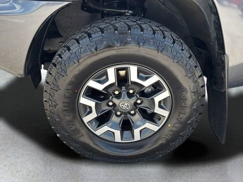 Used 2015 Toyota Tacoma 4x4 Double Cab w/ SR5 Package image 27