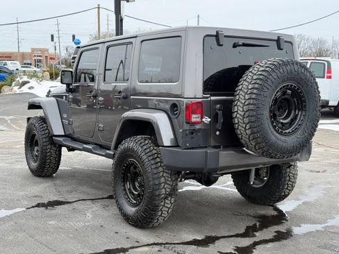 Used 2018 Jeep Wrangler Unlimited Sahara w/ Connectivity Group image 6