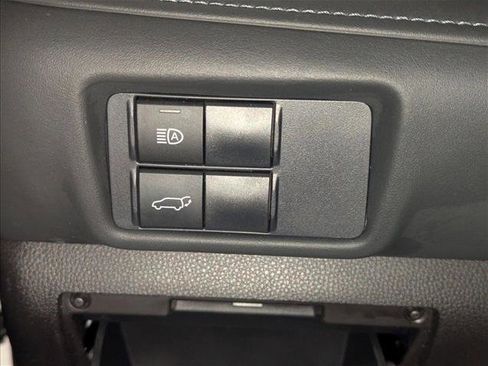 Certified 2021 Toyota Highlander LE image 12