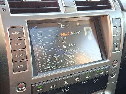 Used 2018 Lexus GX 460 Premium w/ Premium Package AWD/4WD image 17