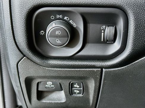Used 2022 RAM 1500 Big Horn AWD/4WD image 17