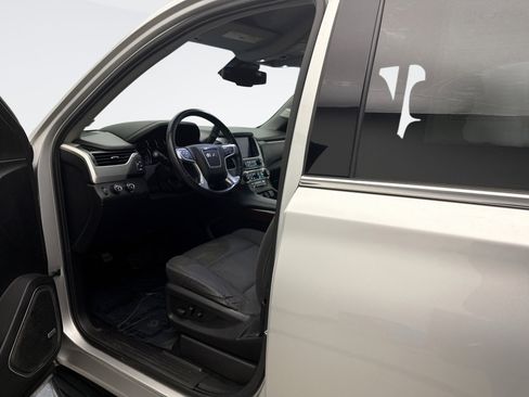 Used 2018 GMC Yukon SLE w/ SLE Value Package image 10