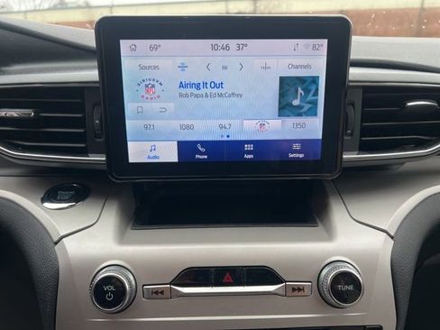 Used 2024 Ford Explorer XLT w/ Equipment Group 202A image 28