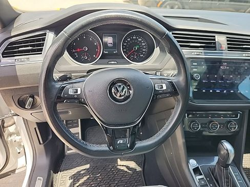 Used 2021 Volkswagen Tiguan SE R-Line FWD image 5