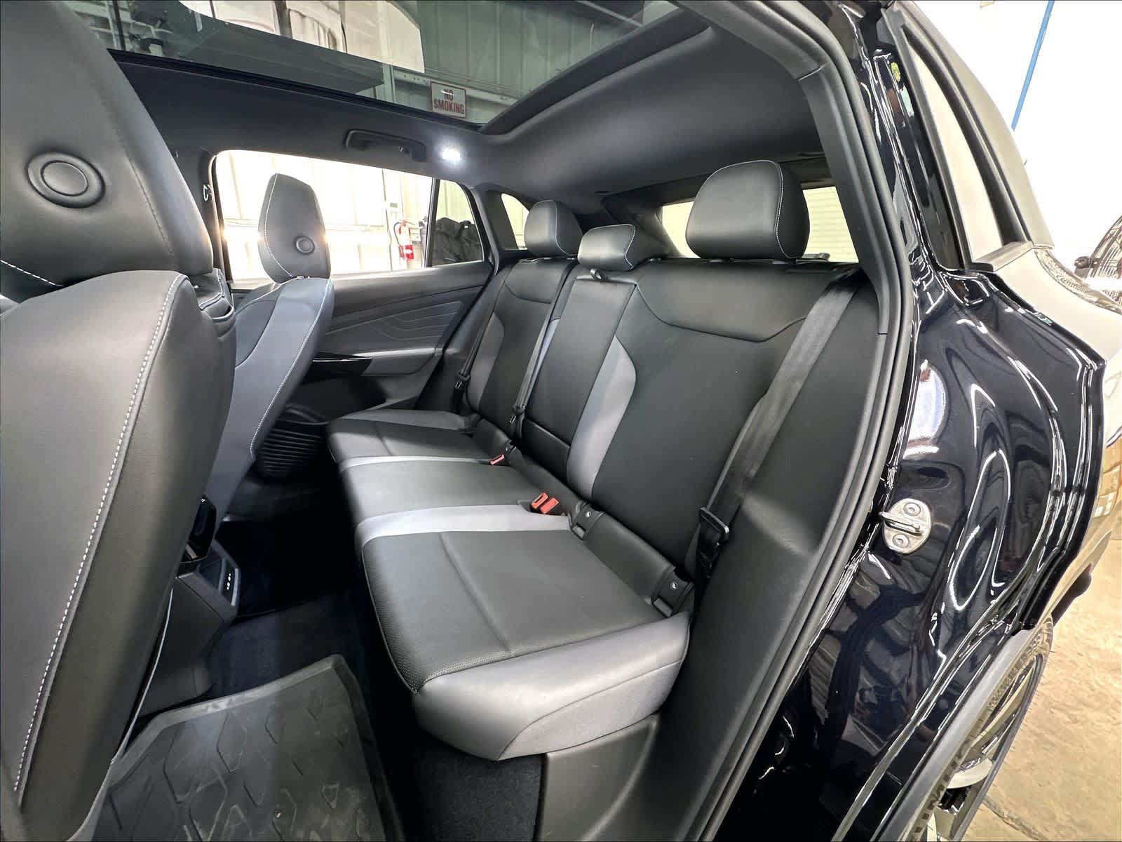 Used 2023 Volkswagen ID.4 Pro S RWD image 25