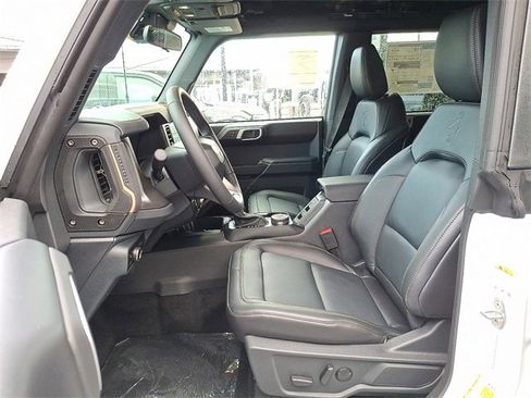 New 2025 Ford Bronco Badlands image 9