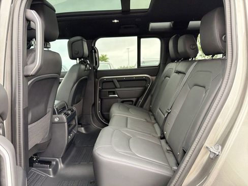 Used 2025 Land Rover Defender 110 S AWD/4WD image 5