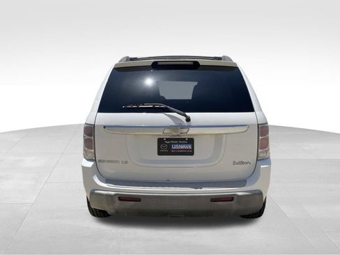 Used 2005 Chevrolet Equinox LS w/ Preferred Equipment Group FWD image 6