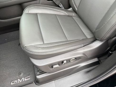 New 2026 GMC Yukon Denali w/ Denali Reserve Package AWD/4WD image 18