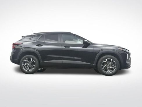 Used 2024 Chevrolet Trax LT FWD image 33
