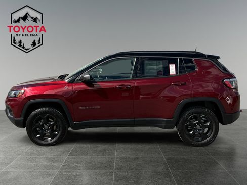 Used 2022 Jeep Compass Trailhawk w/ Trailhawk Convenience Group AWD/4WD image 2