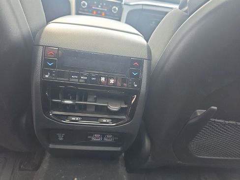 Used 2024 Jeep Grand Cherokee Overland w/ Adv Protech Group III image 13