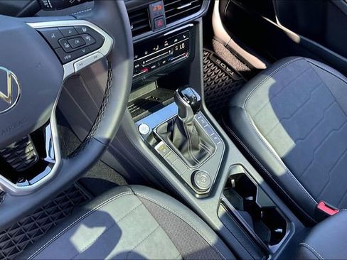 New 2025 Volkswagen Taos SE AWD/4WD image 10