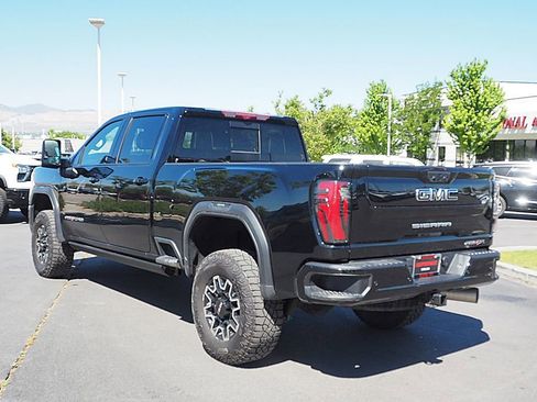 Used 2024 GMC Sierra 2500 AT4X AWD/4WD image 4